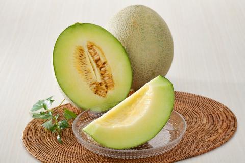 【2026年8月前半発送】最高等級秀品メロン緑肉大玉2玉東日流グリーン青森産