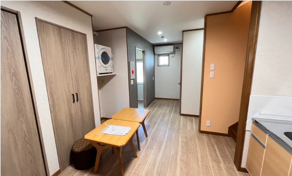 宿泊券 《cafe＆stay Re:》 カフェ併設 民泊 1泊 1名 素泊まり ≪ＲＯＯＭ３≫【 宿泊利用券 宿泊 旅行 1人 一泊 一人 】 青森県 五所川原市 青森 五所川原