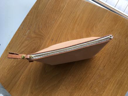 本革レザーポーチ ファスナーケース Lサイズ（ファスナーカラー白）