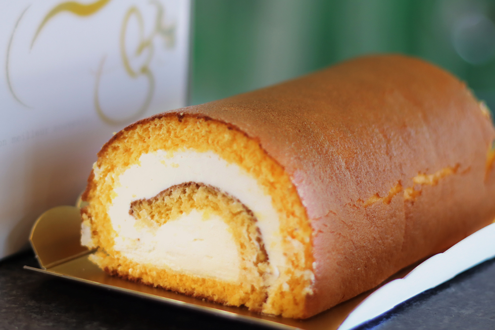 お菓子の工藤 TSUGARUロール 1本 (約500g)｜ロールケーキ デザート スイーツ クリーム つがる まっしぐら 米粉 [0436]