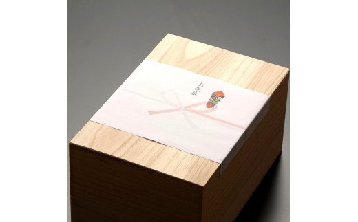 シャインマスカット 1房 桐箱入り (約800g)糖度18度以上｜つがる市産 種なし ぶどう フルーツ 果物 贈答 青森 つがる市 藤農園 2026年産 令和8年 農福連携 [0627]