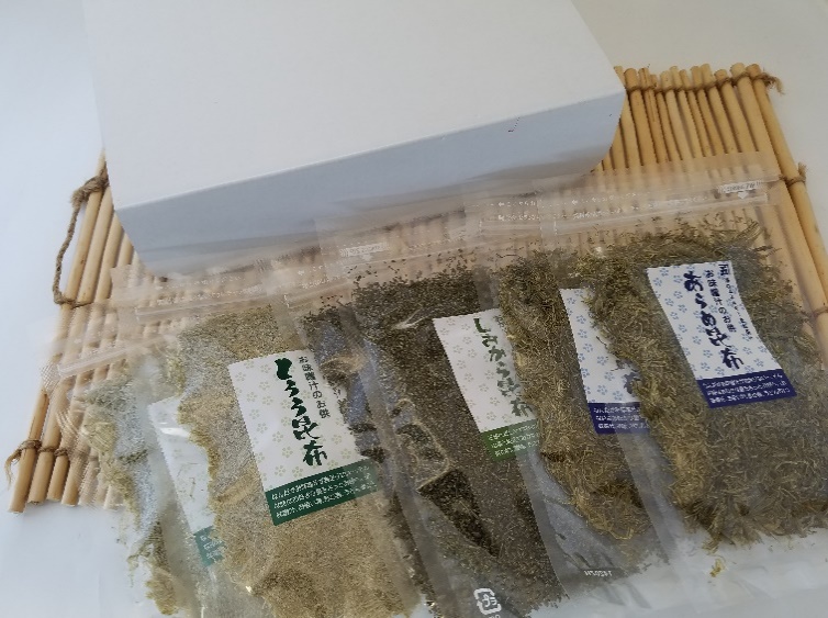 昆布3種セット あらめ昆布40g×2袋 とろろ昆布35g×2袋 塩辛昆布35g×2 海藻 昆布 ねばねば 味噌汁 簡単 手軽 みそ汁の具 簡単 便利 小分け 味付き 加工品 ギフト お取り寄せ 大船海産株式会社 青森県 深浦町