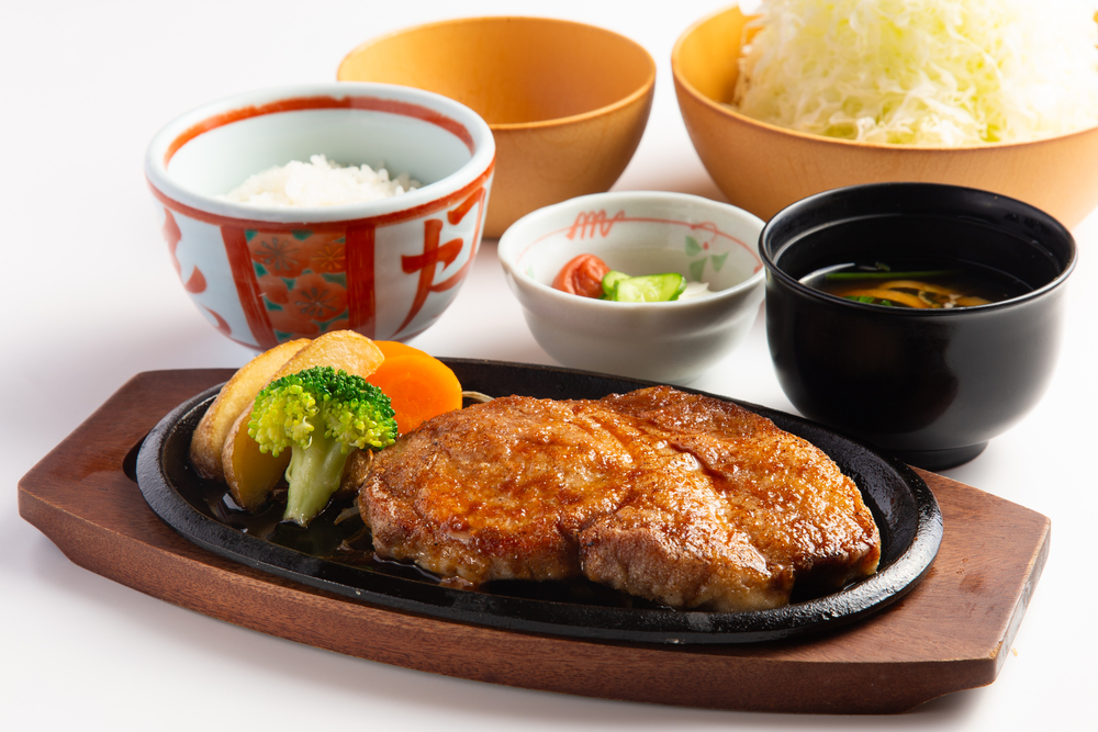 食事券 岩手 盛岡市 とんかつ むら八で使える 商品券 5000円分（500円×10枚） お食事券 レストラン チケット ギフト券 券 ランチ ディナー ランチ券 ディナー券 飲食券 クーポン 和食 フレンチ 食事 旅行 観光 ギフト プレゼント 贈答 岩手県 盛岡