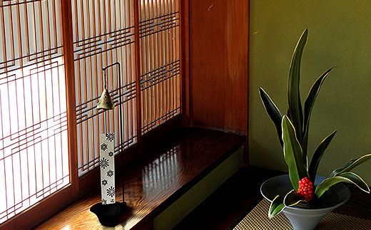 南部鉄器 風鈴・スタンドセット HANABI（アイボリー）