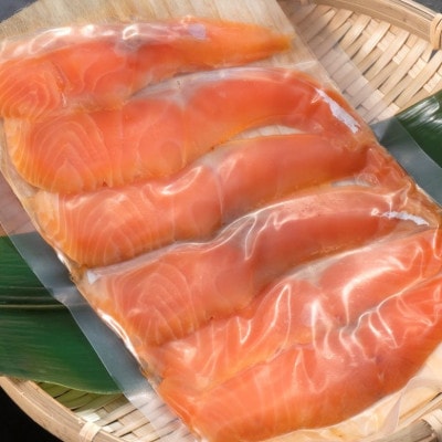 【浄土ヶ浜パークホテル】久ちゃんの手造りスモークサーモンと8種豪華海鮮丼セット【配送不可地域：離島】