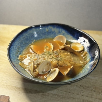 一夜干し「ゾウリカレイ 4尾」と「かれいのイタリア風魚介スープ」を得意料理にするセット【配送不可地域：離島】