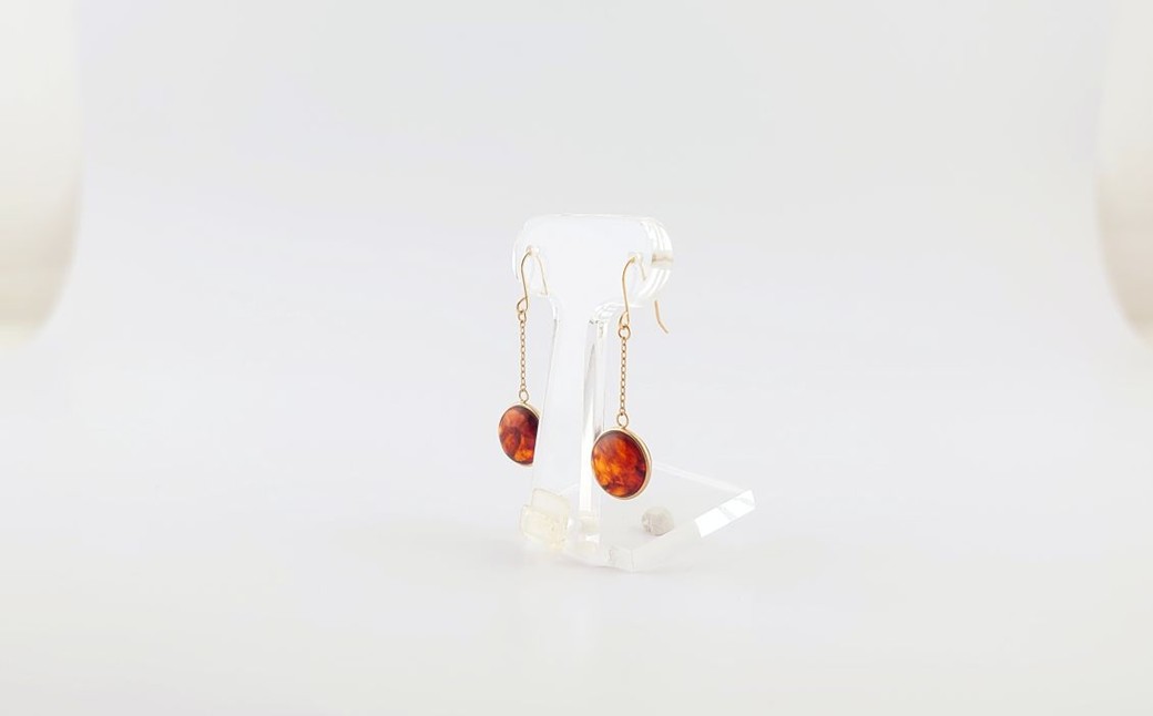 Amberlogue ピアス 丸（金属素材：K10　琥珀：直径9mm　サイズ：全長28mm）