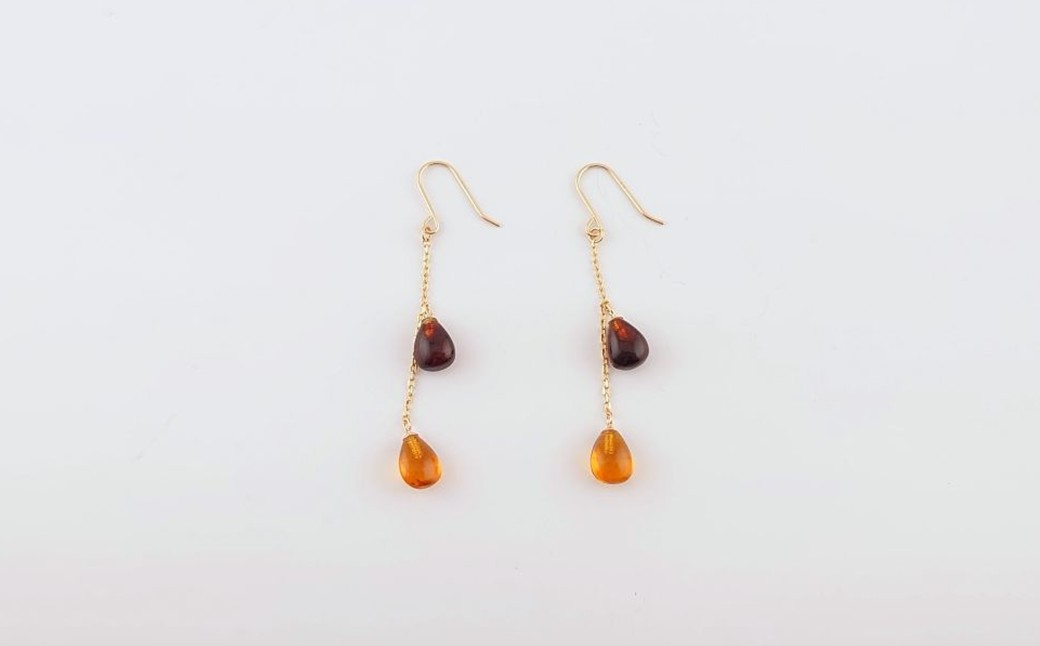 Amberlogue ピアス しずく（金属素材：K10　琥珀：直径6.5×5×3mm　サイズ：全長35mm）
