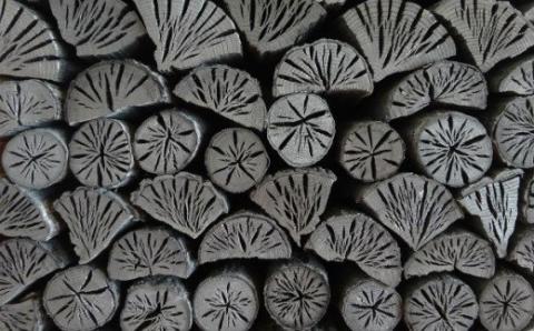 【囲炉裏・火鉢におすすめ！】岩手切炭・楢木灰セット（各3kg）