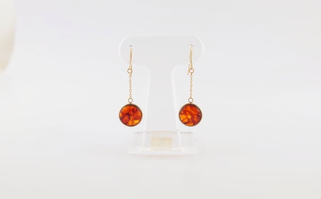 Amberlogue ピアス 丸（金属素材：K10　琥珀：直径9mm　サイズ：全長28mm）