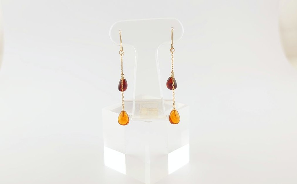 Amberlogue ピアス しずく（金属素材：K10　琥珀：直径6.5×5×3mm　サイズ：全長35mm）