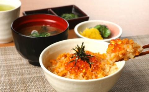 【電子レンジで温めるだけ！簡単！】プチ贅沢な海の幸ごはん！「冷凍特製うにめし（170g×6食）」
