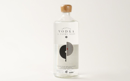 【南部美人】 クラフト ウォッカ 700ml／お酒 酒 アルコール ウォッカ 白樺活性炭 柑橘 香り 国産 ライススピリッツ 白樺