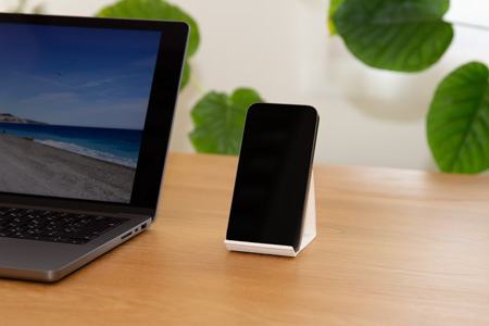 和紙のスマホスタンド iPhone 16 Pro 対応 スマホスタンド ホワイト 岩手県奥州市産 バンドシー Bandc for iPhone 16, 15, 14, 13, 12, 11, XS, SE [AR167]