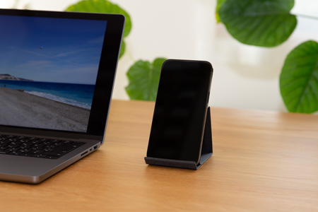 和紙のスマホスタンド iPhone 16 Pro Max 対応 ブラック 岩手県奥州市産 バンドシー Bandc for iPhone 16 Pro Max, 15 Pro Max, 14 Pro Max, 13 Pro Max, 12 Pro Max, 11 Pro Max, 11, XS Max, XR [AR176]