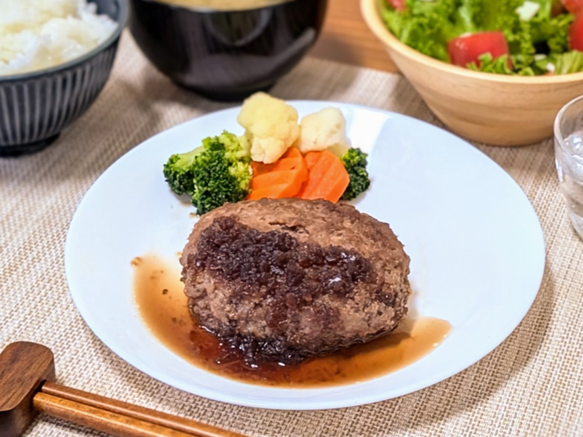 前沢牛 生ハンバーグ 150g×3個 民宿おっきり特製 ハンバーグソース付 [BY001]