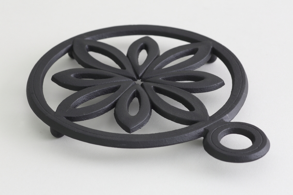 南部鉄器 瓶敷 木の実 （片手） （鉄瓶・鍋向き） 伝統工芸品 [Y0093]