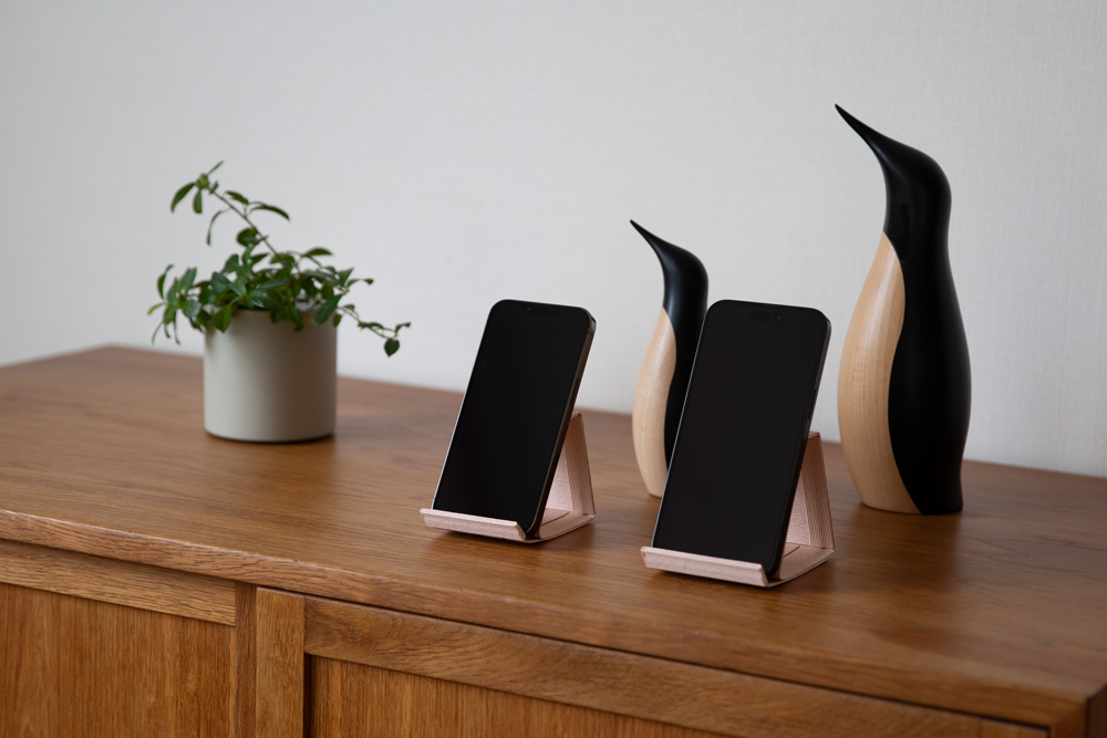 和紙のスマホスタンド iPhone 16 Pro Max 対応 ライトピンク 岩手県奥州市産 バンドシー Bandc for iPhone 16 Pro Max, 15 Pro Max, 14 Pro Max, 13 Pro Max, 12 Pro Max, 11 Pro Max, 11, XS Max, XR [AR184]