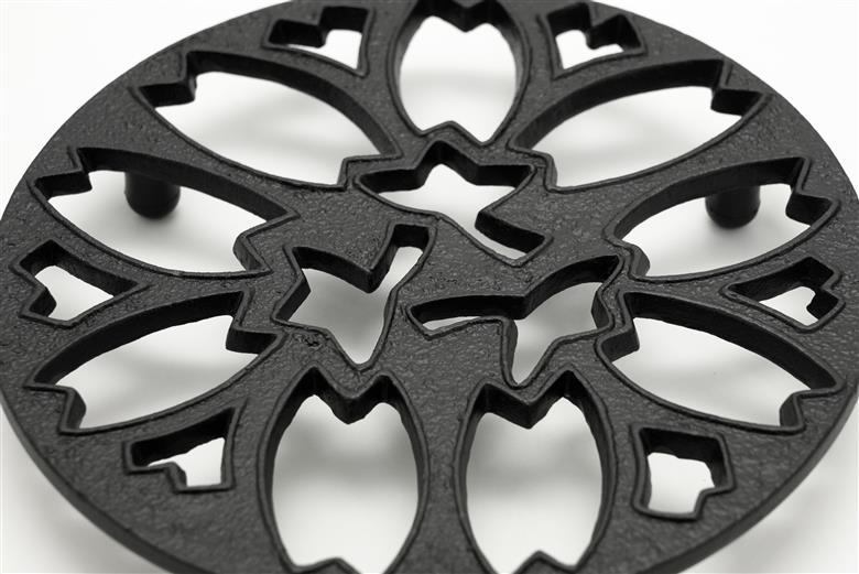 南部鉄器 瓶敷 リーフ（鉄瓶、鍋向き） [Y0103]