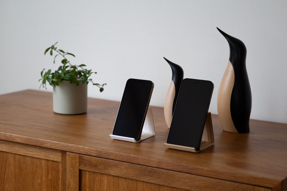 和紙のスマホスタンド iPhone 16 Pro Max 対応 ホワイト 岩手県奥州市産 バンドシー Bandc for iPhone 16 Pro Max, 15 Pro Max, 14 Pro Max, 13 Pro Max, 12 Pro Max, 11 Pro Max, 11, XS Max, XR [AR177]