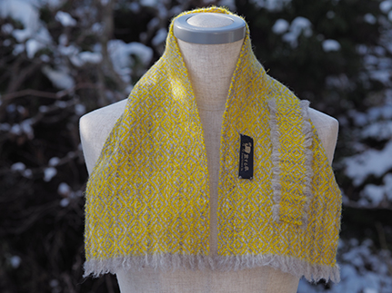 手紡ぎ手織りのショートマフラー【ホームスパン 黄】 / マフラー 男女兼用 軽い 暖かい