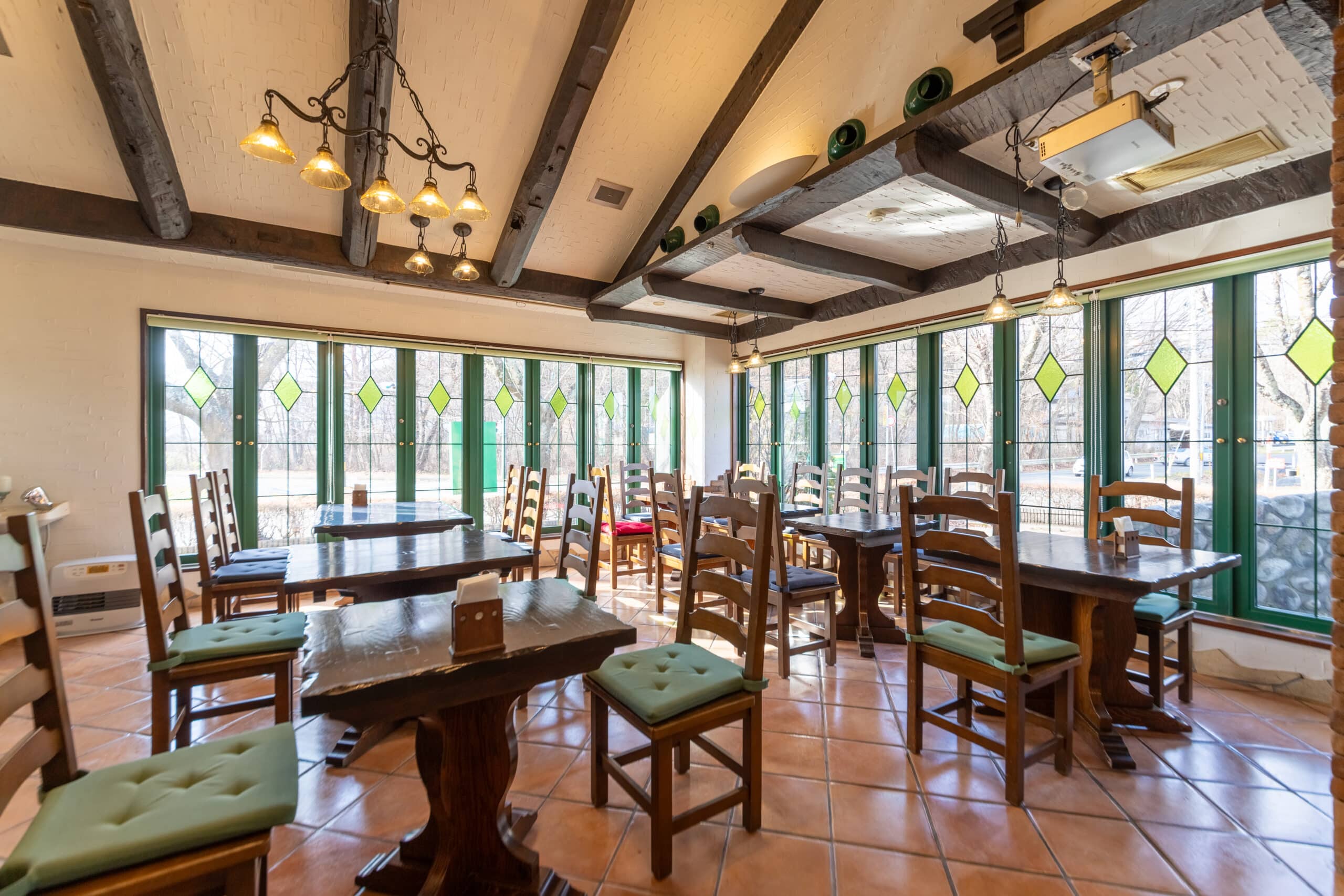 雫石リゾートホテルで使える宿泊補助券（50000円分相当） ／ 宿泊 補助券 券 チケット 宿 お宿 ホテル 旅行 観光 トラベル 旅 観光旅行 ビジネス 素泊 お泊り 自然 リフレッシュ 癒 休日 岩手県 東北 東北の旅 北岩手 雫石町 人気 おすすめ オススメ