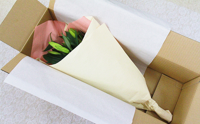 ユリ専門農家 猿子園芸 が贈る 雫石町産 白色 ユリ 20輪 以上 4本 ～ 5本 仏花用 ／ ゆり 百合 白 花 お花 花き 生花 フラワー HANA 花束 仏花 お供え 供花 慶弔 仏事 法事 お悔やみ 命日 1周忌 一周忌 3回忌 三回忌 7回忌 七回忌 四十九日 仏壇 墓参り おすすめ