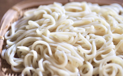 こな屋さんの南部地粉4㎏ 国産 小麦 小麦粉 お菓子 お好み焼き うどん すいとん ひっつみ 岩手県 岩手町 府金製粉