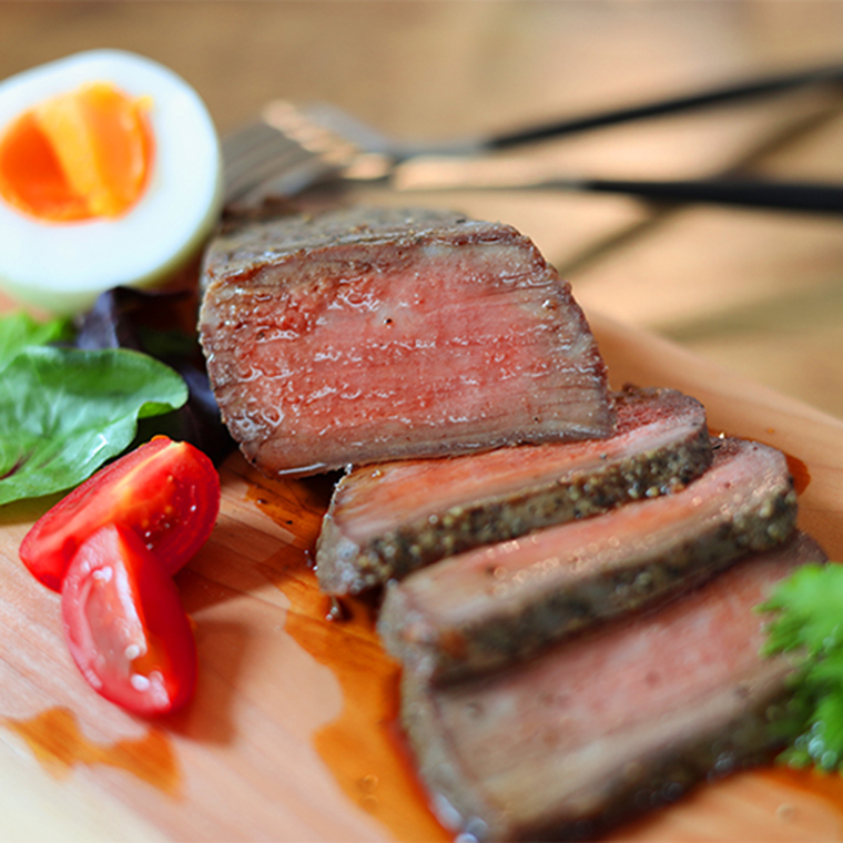 黒毛和牛 ローストビーフ 200g (100g×2P) 国産和牛 国産 和牛 牛肉 冷凍 ソース付き ギフト (AB144) 200g