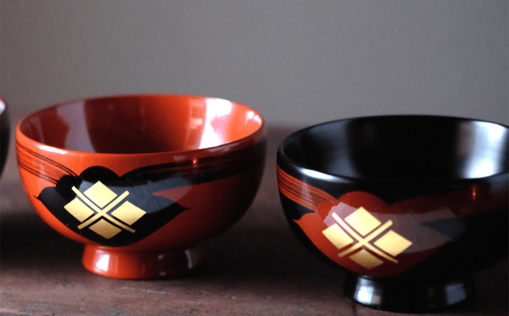 汁椀　花塗り　秀衡一つ雲　2個（朱2個） / 漆器 お椀 吸い物椀 おわん 食器 ペア 夫婦椀 漆椀 漆塗 うるしぬり 手塗り 木製 伝統工芸品 和 お正月 高級 結婚 新築祝い お祝い 贈答 贈り物 プレゼント ギフト 香典返し お返し おもてなし【ocy915-hit-2-r-rA】