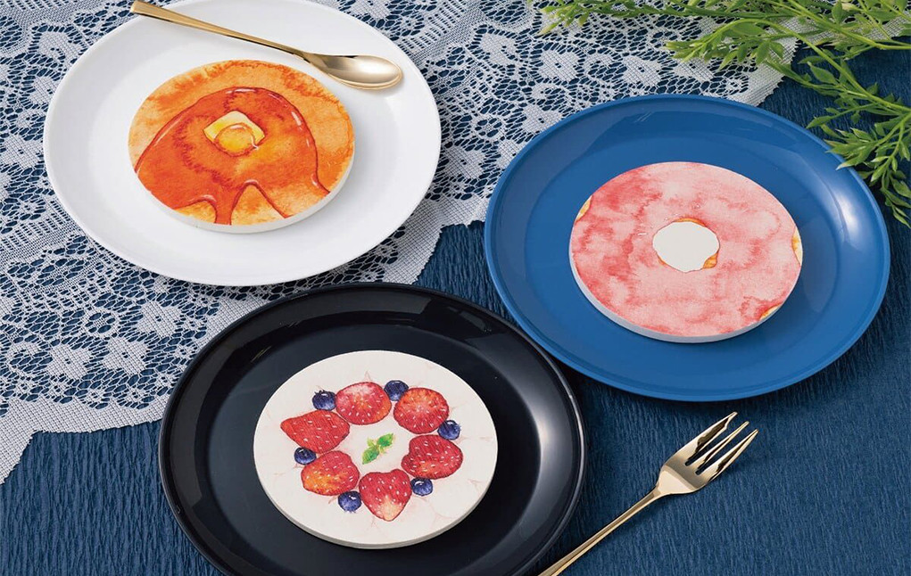 【６枚セット】スイーツ・珪藻土コースター / 珪藻土 アスベスト不使用 除湿 耐熱性 耐火性 消臭 吸水 丸 白 ホワイト デザート モチーフ おしゃれ かわいい 可愛い プレゼント ギフト 贈答 贈り物 お祝い【ksi919-sweets-6A】