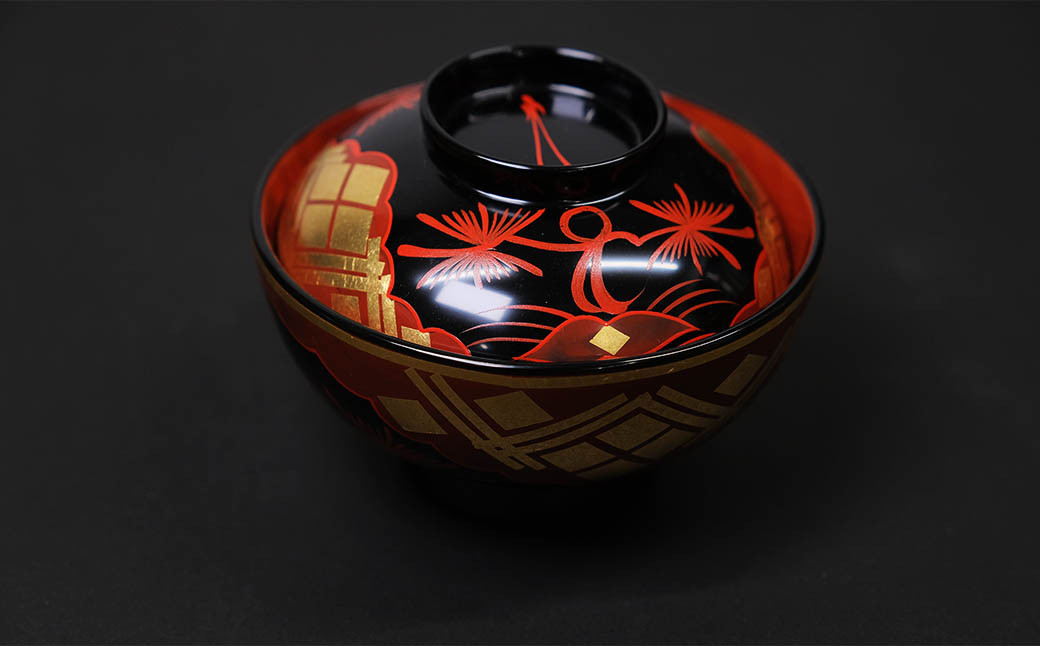 秀衡塗　煮物椀(松紋・黒内古代朱)　2個 / 漆器 お椀 吸い物椀 煮物椀 おわん 食器 ふた付き セット 漆椀 漆塗 うるしぬり 手塗り 木製 伝統工芸品 和 お正月 高級 結婚 新築祝い お祝い 贈答 贈り物 プレゼント ギフト 香典返し お返し おもてなし【ocy915-koda-mat-2】