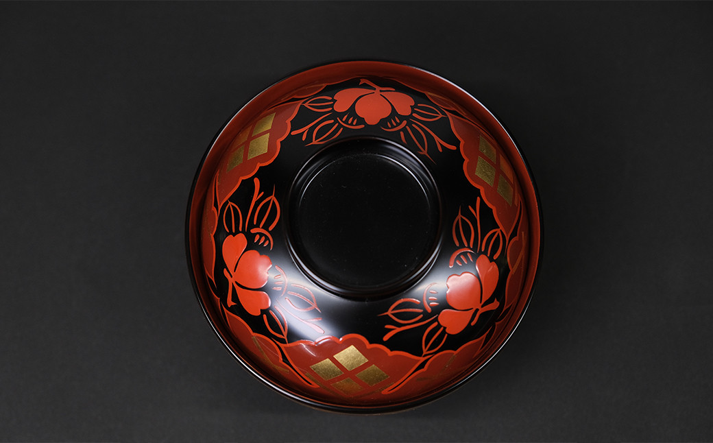 秀衡塗　煮物椀(椿紋・黒内古代朱)　2個 / 漆器 お椀 吸い物椀 煮物椀 おわん 食器 ふた付き セット 漆椀 漆塗 うるしぬり 手塗り 木製 伝統工芸品 和 お正月 高級 結婚 新築祝い お祝い 贈答 贈り物 プレゼント ギフト 香典返し お返し おもてなし【ocy915-koda-tsu-2】