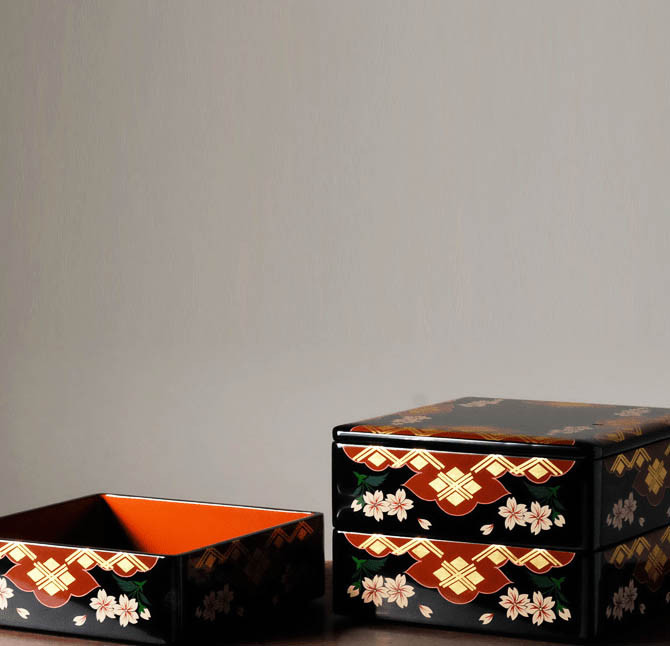 秀衡塗　秀衡さくら重(3段・7寸) / 漆器 食器 重箱 お重 漆塗 うるしぬり 手塗り 木製 伝統工芸品 和 お正月 おせち 高級 結婚 新築祝い お祝い 贈答 贈り物 プレゼント ギフト 香典返し お返し おもてなし【ocy925-ojyu-sak-3A】