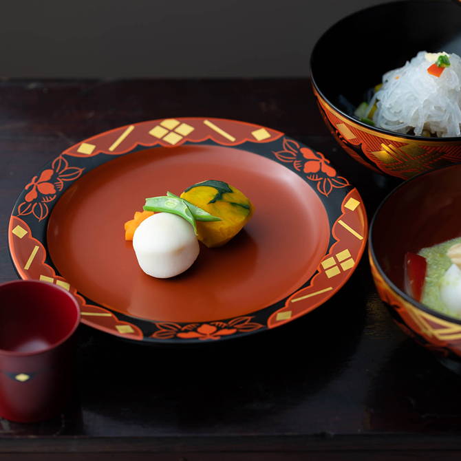 秀衡塗　翁皿　秀衡椿紋　5個入 / 漆器 食器 銘々皿 漆塗 うるしぬり 手塗り 木製 伝統工芸品 和 お正月 高級 結婚 新築祝い お祝い 贈答 贈り物 プレゼント ギフト 香典返し お返し おもてなし 東京オリンピック パラリンピック 大会記念品【ocy925-oki-tsu-5】