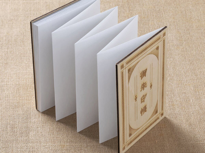 木製レトロ風御朱印帳 / ご朱印帳 木製 お寺 神社 巡り お参り 参拝 旅行 奉書紙 蛇腹式 じゃばら レトロ かわいい おしゃれ かっこいい ギフト プレゼント 贈り物 誕生日 お祝い 記念品【ksi916-goshuin-wA】