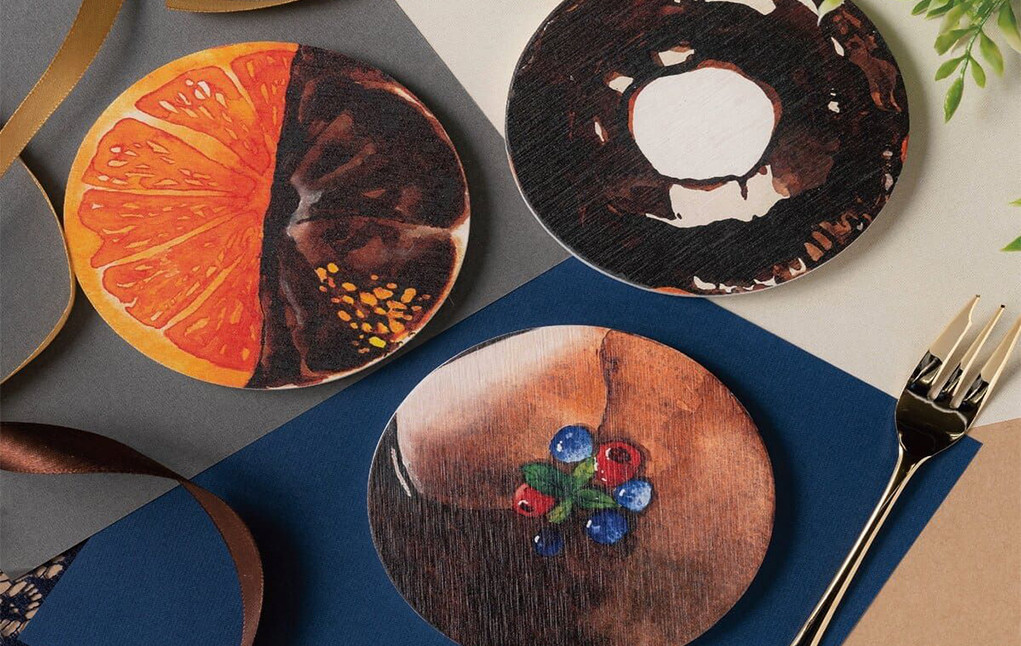 【６枚セット】スイーツ・珪藻土コースター / 珪藻土 アスベスト不使用 除湿 耐熱性 耐火性 消臭 吸水 丸 白 ホワイト デザート モチーフ おしゃれ かわいい 可愛い プレゼント ギフト 贈答 贈り物 お祝い【ksi919-sweets-6A】