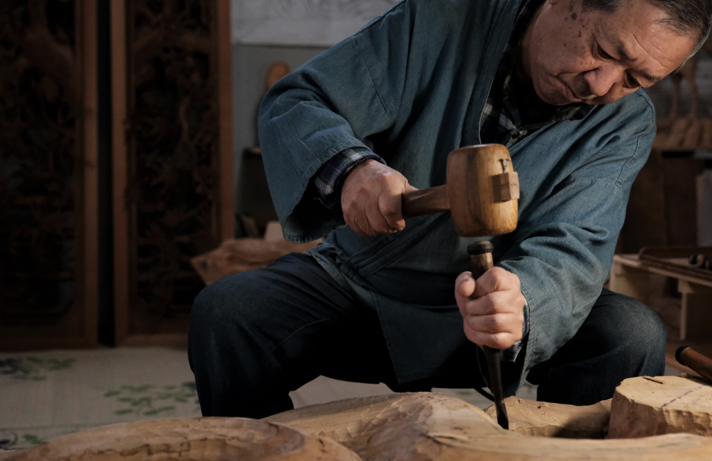 木彫り干支《寅》プレート / 井波彫刻 木彫り 手彫り 木製 欅 けやき 伝統工芸品 置物 オブジェ 美術品 アート 干支 十二支 オリジナル インテリア 雑貨 お正月【kbk930-wall-eto-1A】