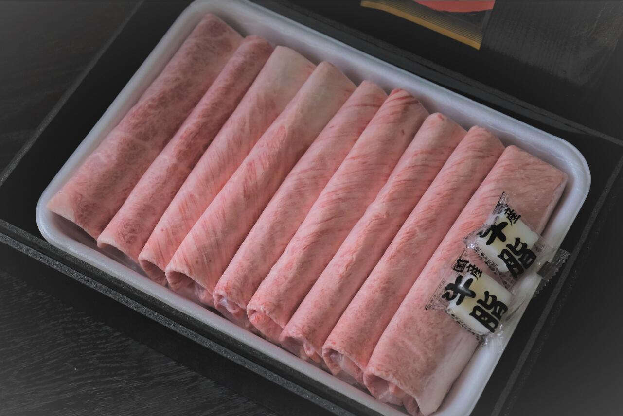 いわて南牛 もも肉スライス 500g A3等級以上 【全国肉用牛枝肉共励会最優秀賞受賞】/  肉 にく 牛肉 和牛 黒毛和牛 ブランド牛 国産 国産牛 しゃぶしゃぶ すき焼き 鍋 お鍋 スライス 薄切り 霜降り【kry308-iwate-500B】
