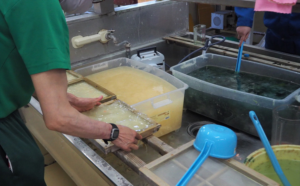 平泉のかをり　文香とレターセット / 香り袋 かおりぶくろ 匂い袋 サシェ フレグランス 和紙 便箋 封筒 文房具 手紙 手紙セット お礼状 手すき 手作り 手作り 藤原冬嗣公 平安時代 再現 黒方 おしゃれ シンプル かわいい【kwr916-set-1x1A】