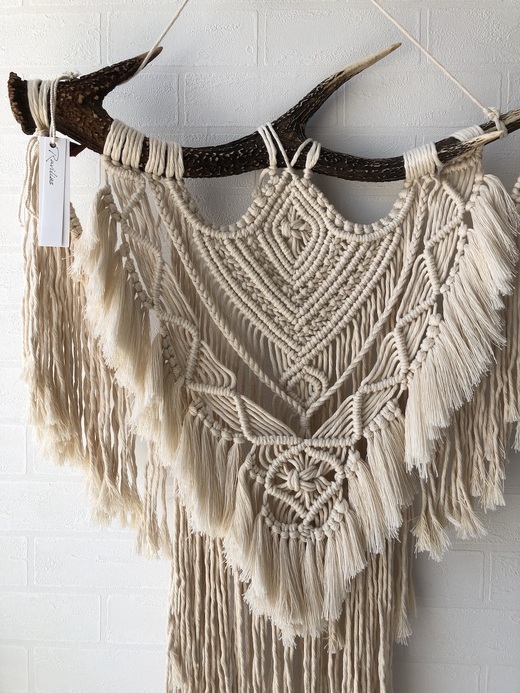 鹿の角を使ったマクラメタペストリー　#A(縦：85cm×横(角)：56cm)