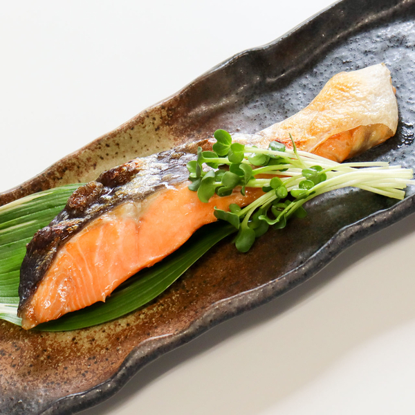 【大槌サーモン祭り】【すごい品掲載】数量限定 国産 希少 大槌 ご当地サーモン 銀鮭 詰合せ (100切入) 特産 大槌限定 魚 魚貝 福袋