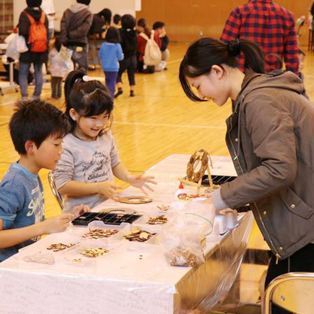 【選べる4種類】親子で作ろう！リース制作キット（本体：1、パーツ：15個・木工ボンド）