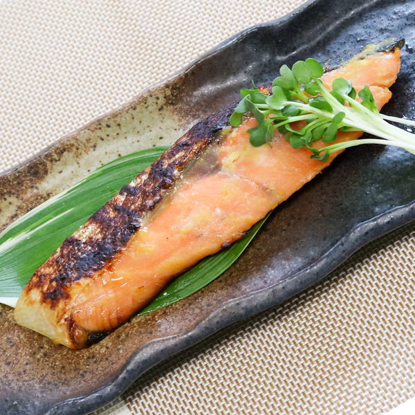 【大槌サーモン】銀鮭 3種 詰合せ 計10切 (西京漬 粕漬 塩)【すごい品掲載】※数量限定※｜サーモン国産 サーモン切り身 冷凍 小分け 詰め合わせ セット ご当地サーモン 国産 食べ比べ