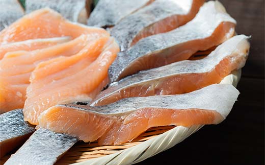 長根水産の 《訳あり》トラウトサーモンの切り身 約1㎏×2袋 YD-1030