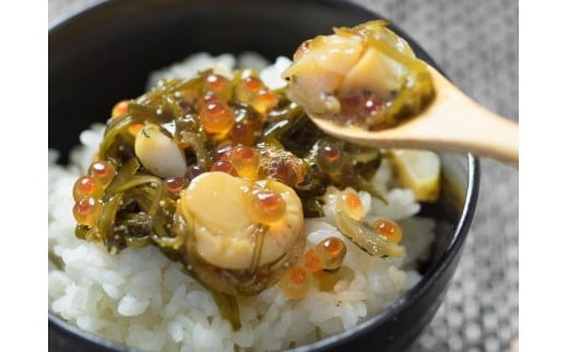 ホタテ海童漬 500g ホタテ、ツブ貝、イクラ、メカブを醤油ベースのタレに漬け込み、素材それぞれの旨みが絶妙な逸品！  YD-755