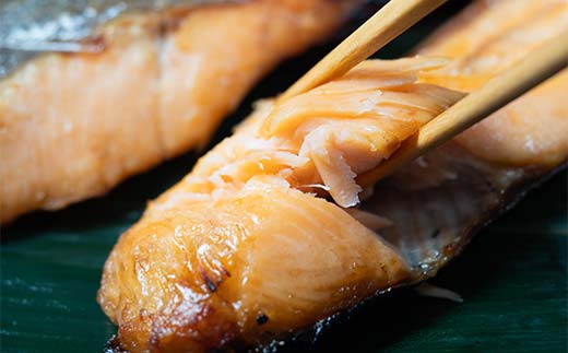 長根水産の 《訳あり》トラウトサーモンの切り身 約1㎏×1袋 YD-1029