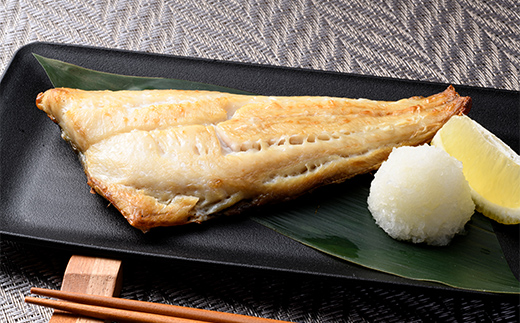 【無添加】 ホッケ塩干し手作業加工(2枚入り 1パック)×4袋セット 佐々木商店 岩手県 山田町 ほっけ 切り身 魚 肴 無添加 冷凍 YD-982 4袋