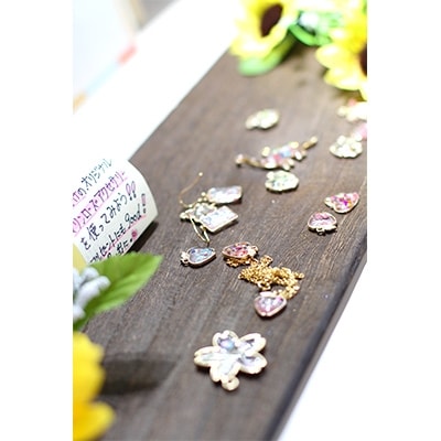 てしごと屋　バラ輝石を使ったレジンアクセサリー作り体験チケット　1名様分