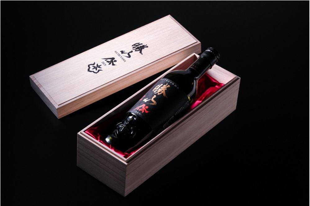 勝山 純米大吟醸 伝（でん）　【お酒・日本酒・純米大吟醸酒】